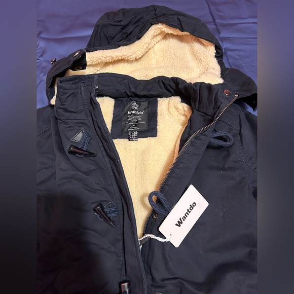 Women’s winter coat size medium - Picture 2 of 4